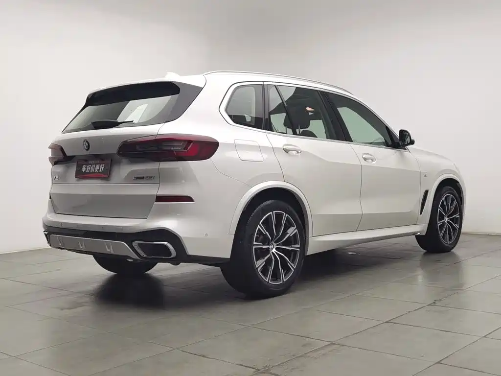 Photo 2 - BMW X5 (Import)