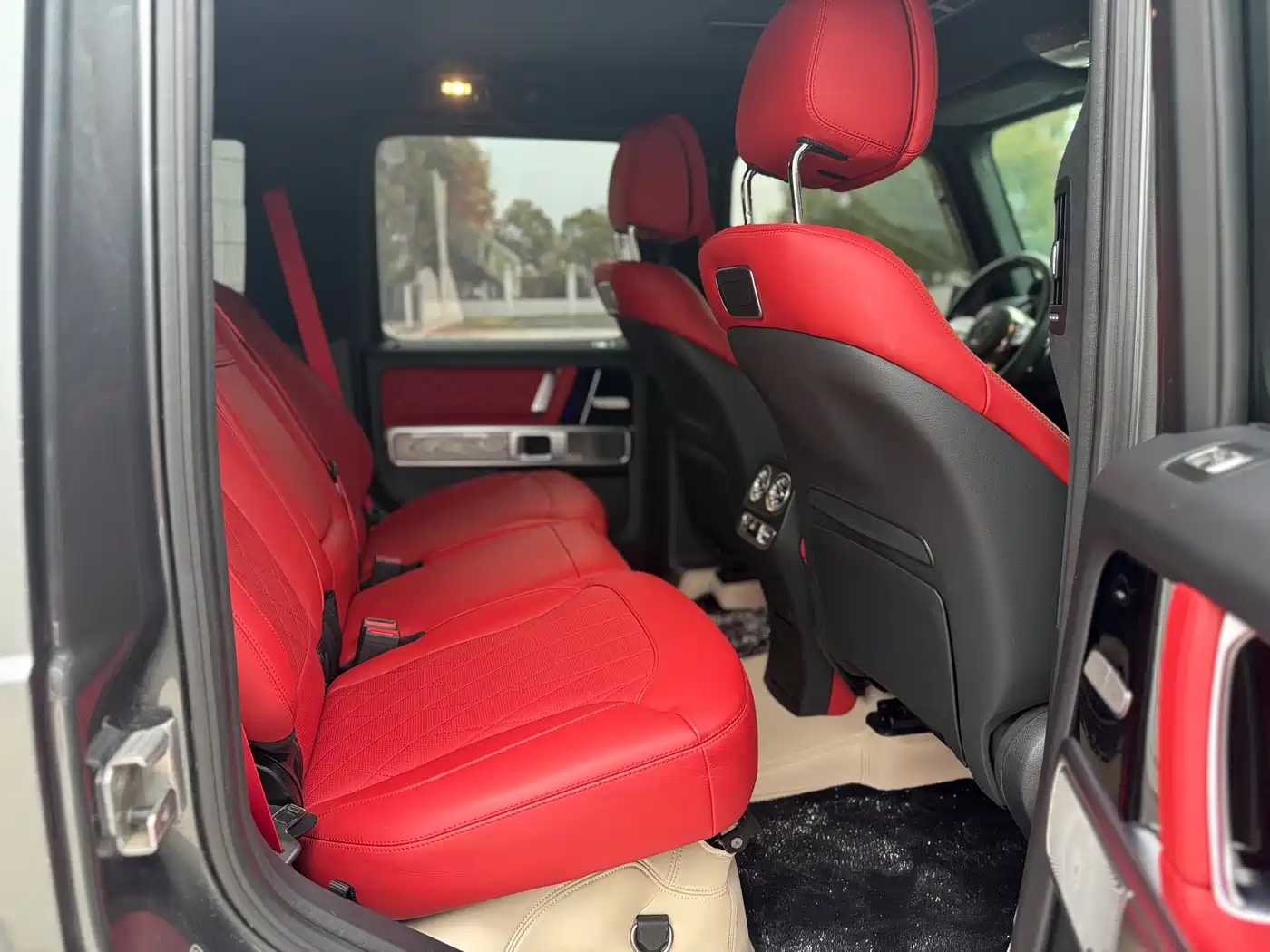 Mercedes-Benz G-Class фото 7