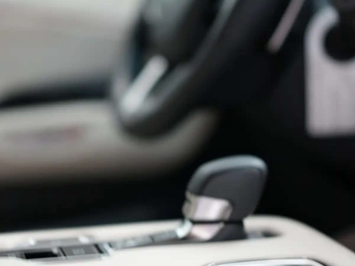 Lexus LM 2025 Model 500h Six-Seater Prestige Edition фото 10