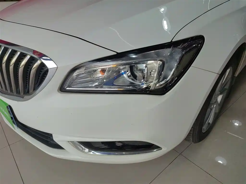Buick Verano 2015 Sedan 15S Automatic Progressive фото 18