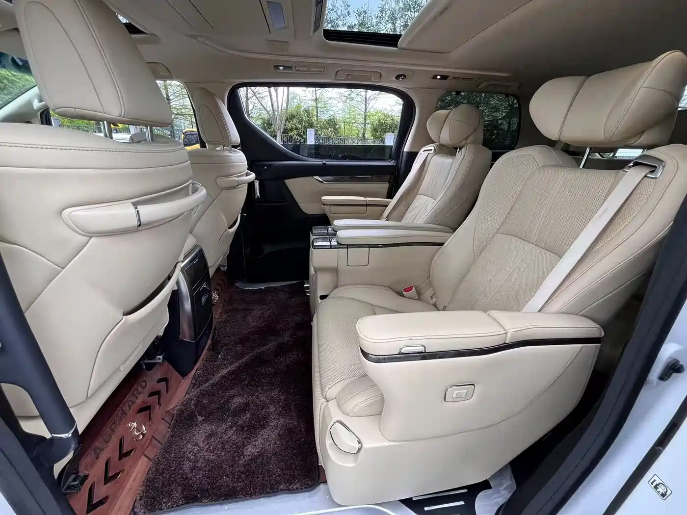 Toyota Alphard 2021 Hybrid 2.5L Premium фото 9