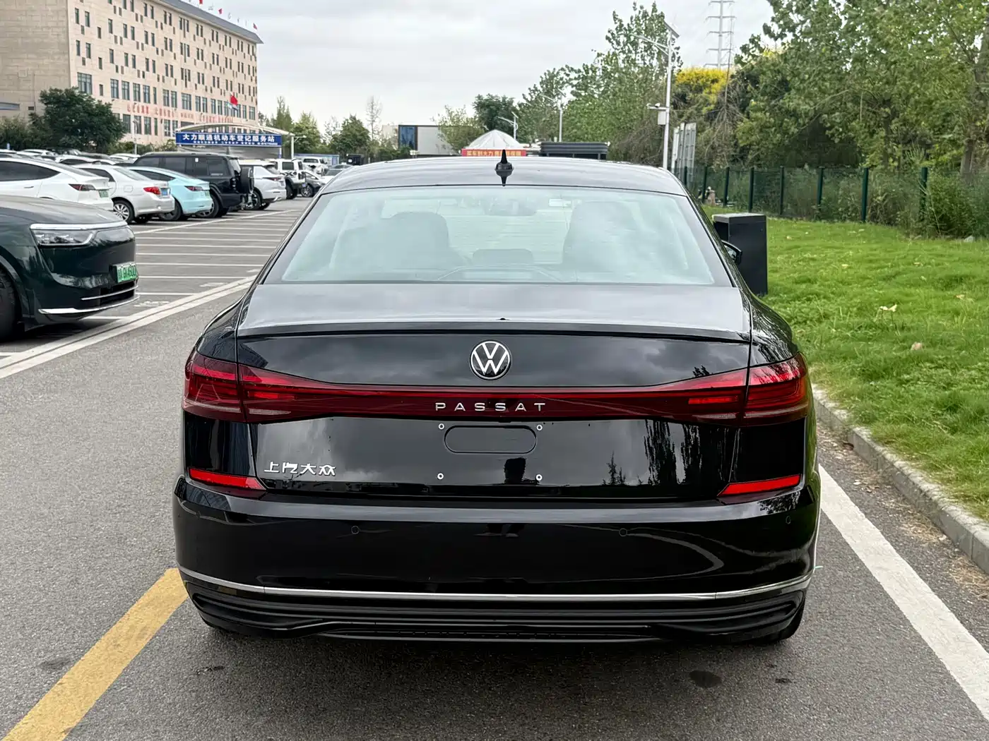 Volkswagen Passat 2026 2025 Outstanding 330TSI Starlight Elite Edition