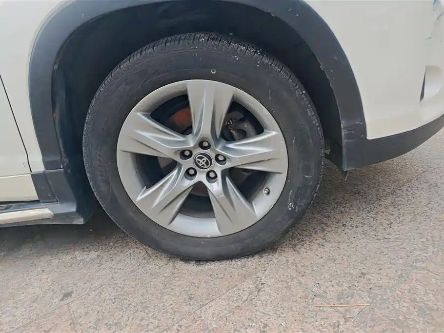 Toyota Highlander 2018 2.0T 2WD Luxury 7-seater (China V) фото 6