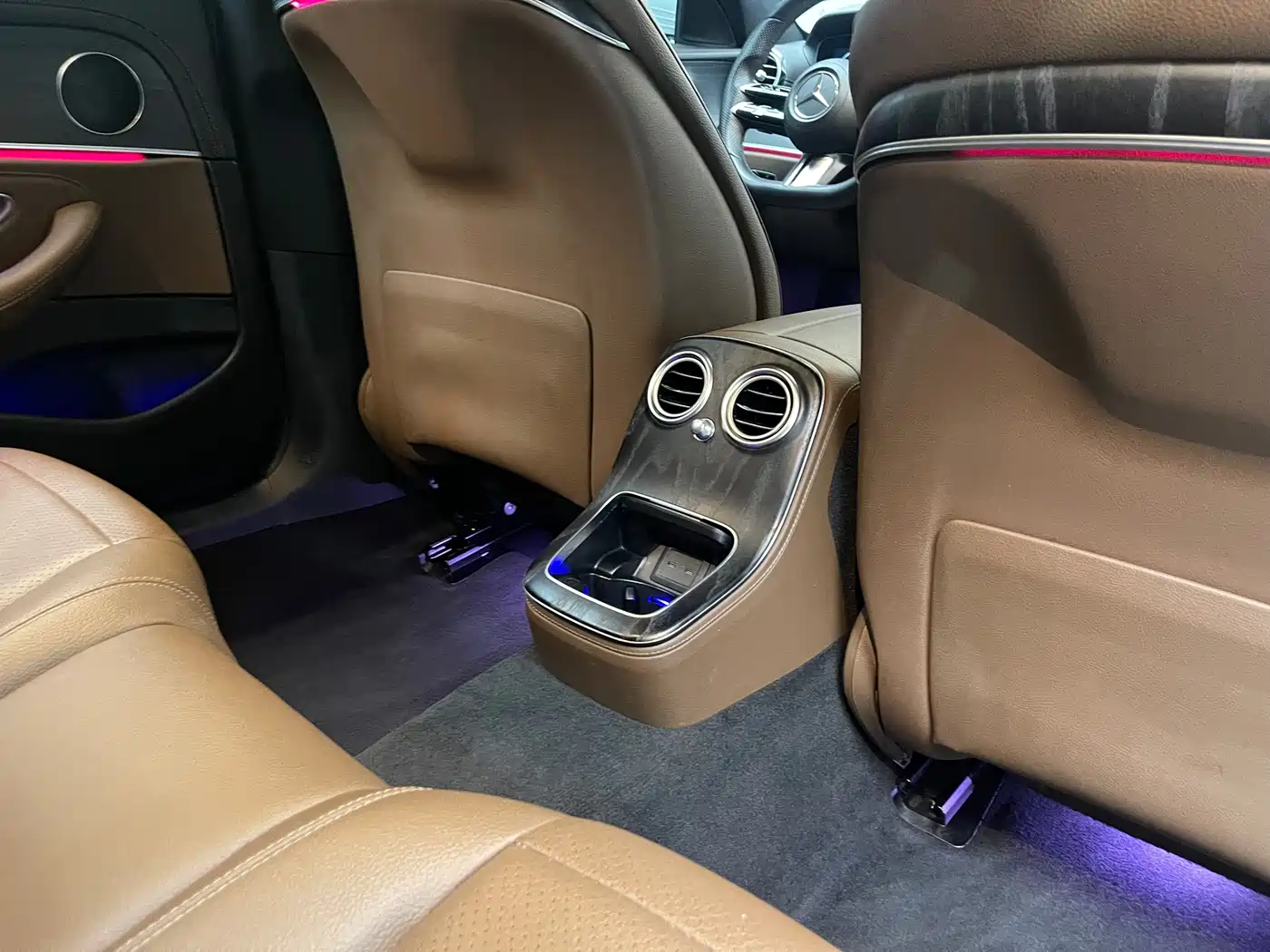 Mercedes-Benz E-Class 2022 E 260 L Sport фото 12