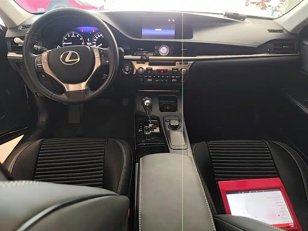 Lexus ES 2014 250 Elite Edition фото 10