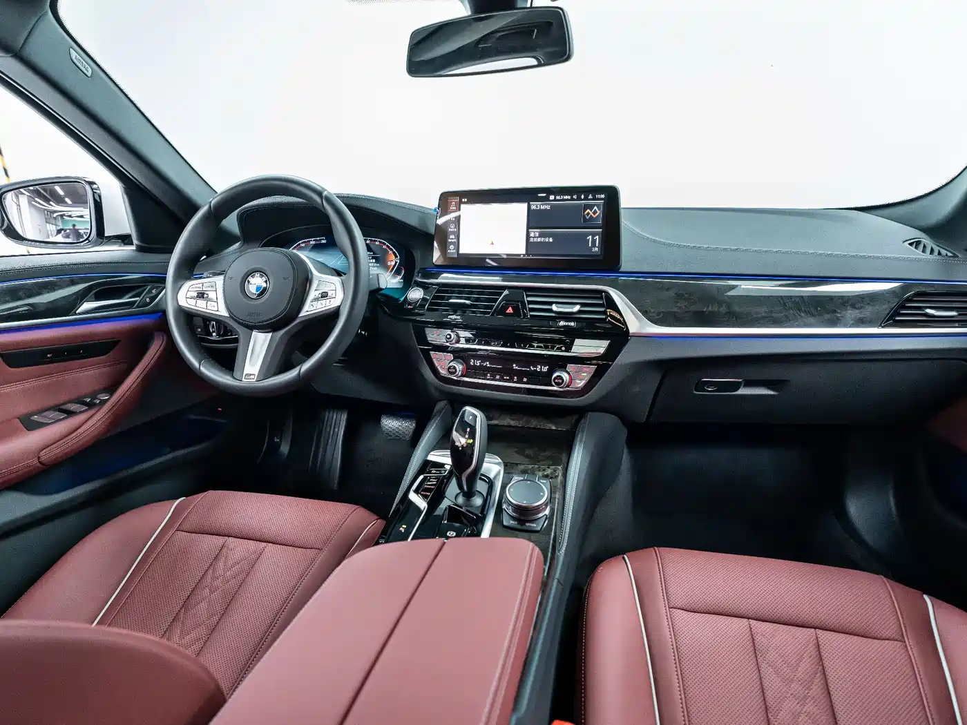 BMW 5 Series 2022 525Li M Sport Package фото 9