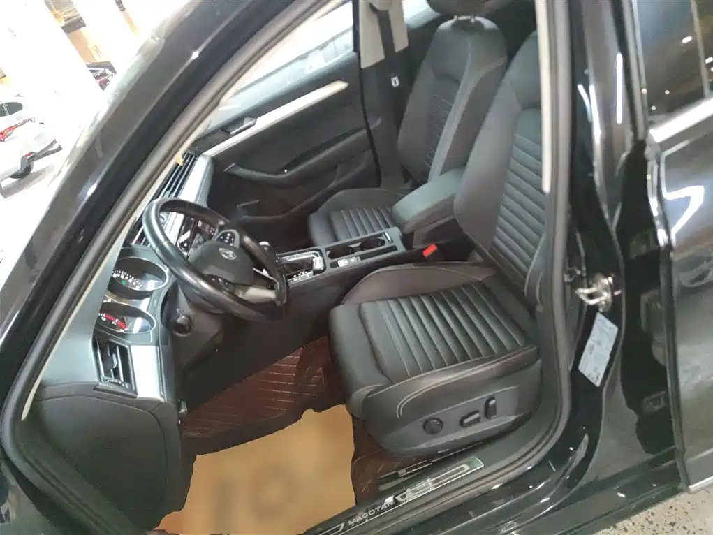 Volkswagen Magotan 2020 280TSI DSG Comfort фото 7