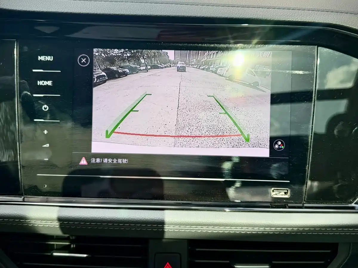 Volkswagen Sagitar 2022 280TSI DSG Surpassing Edition фото 24