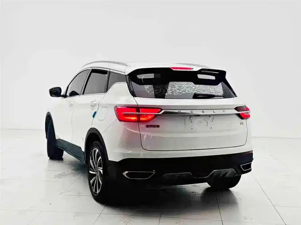 Фото 7 - Geely Coolray