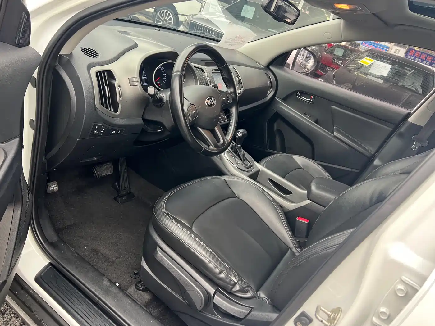 Kia Sportage 2015 2.0L Automatic 2WD GLS фото 2
