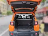 Photo 15 - Jeep Renegade