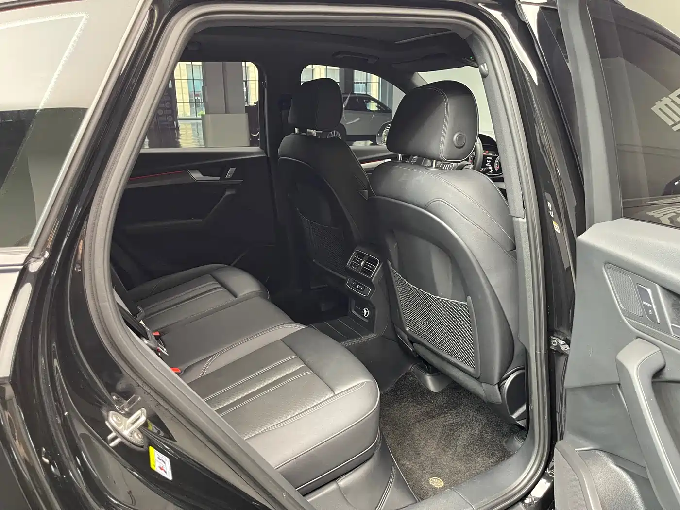 Audi Q5L 2024 Model 40 TFSI Luxury Dynamic фото 12