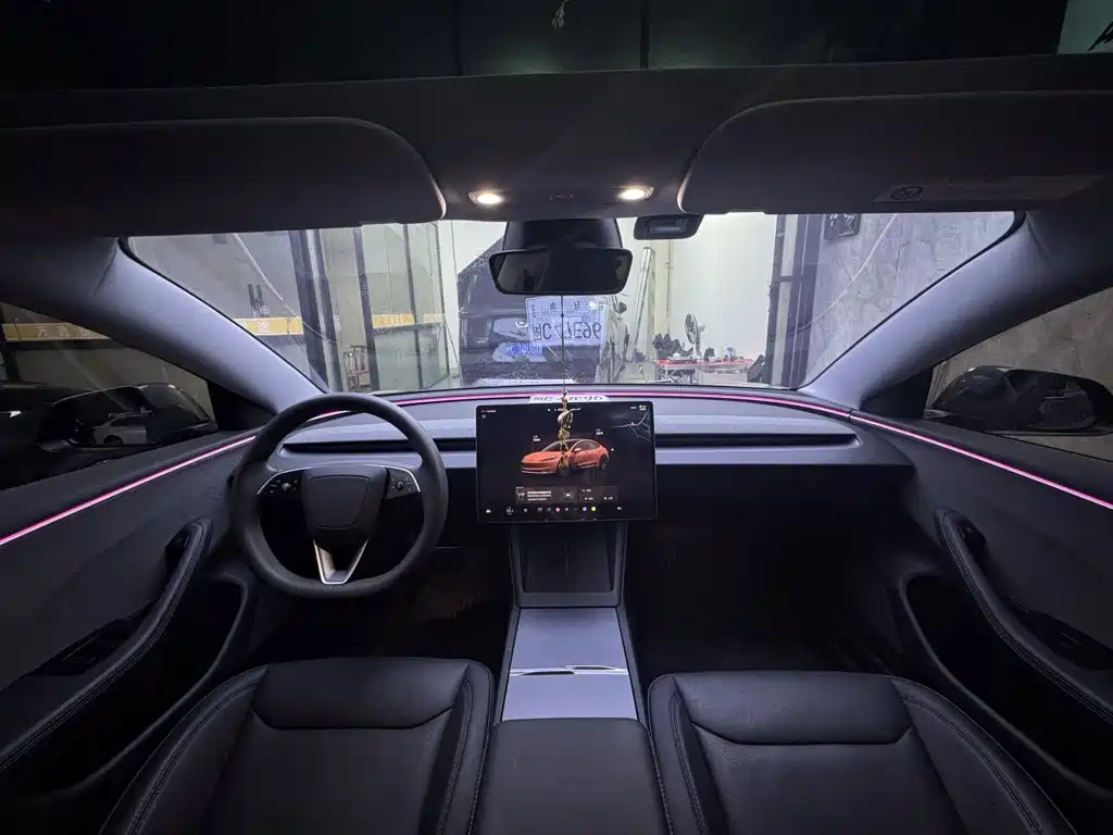 Фото 10 - Tesla Model 3