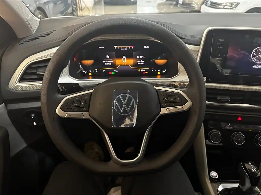 Volkswagen T-ROC 2025 Facelift 280TSI DSG 2WD Time Edition фото 8