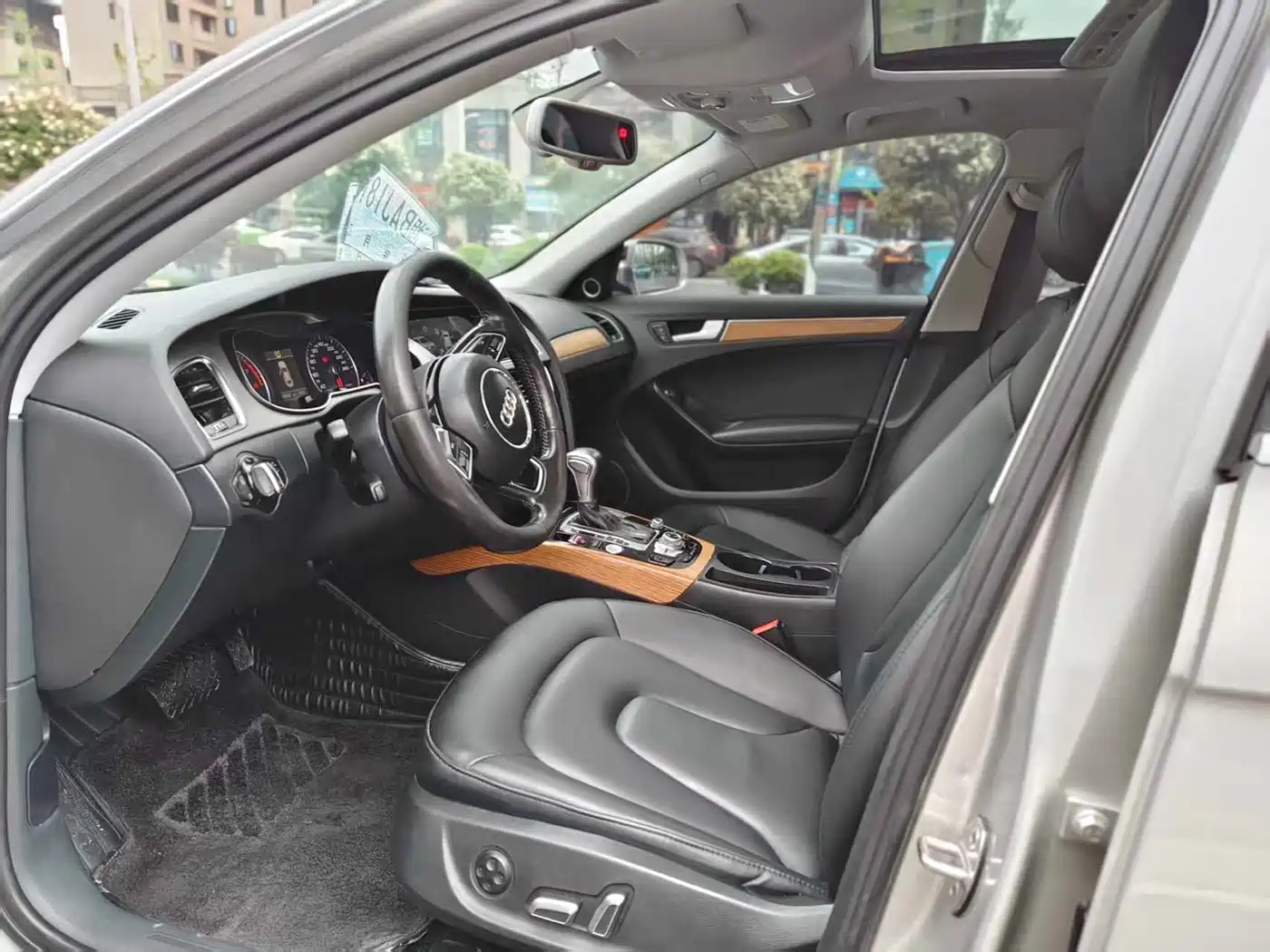 Audi A4L 2015 35 TFSI Auto Luxury фото 5