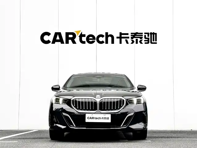 BMW 5-SERIES 2024