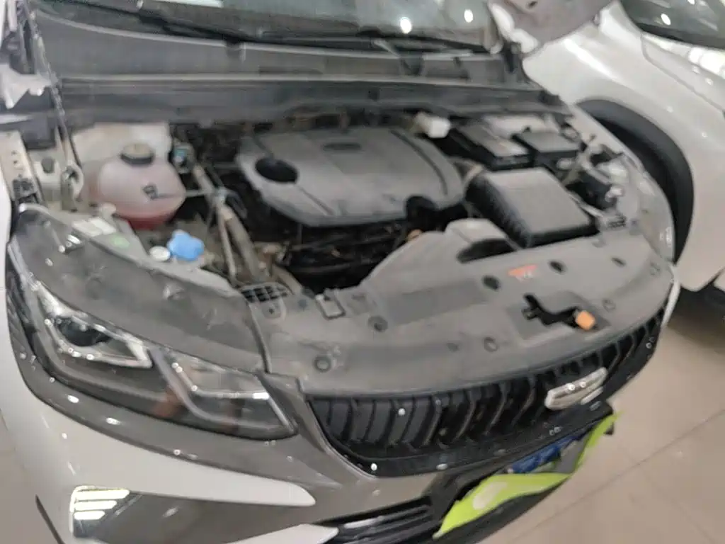 Фото 20 - Geely Coolray