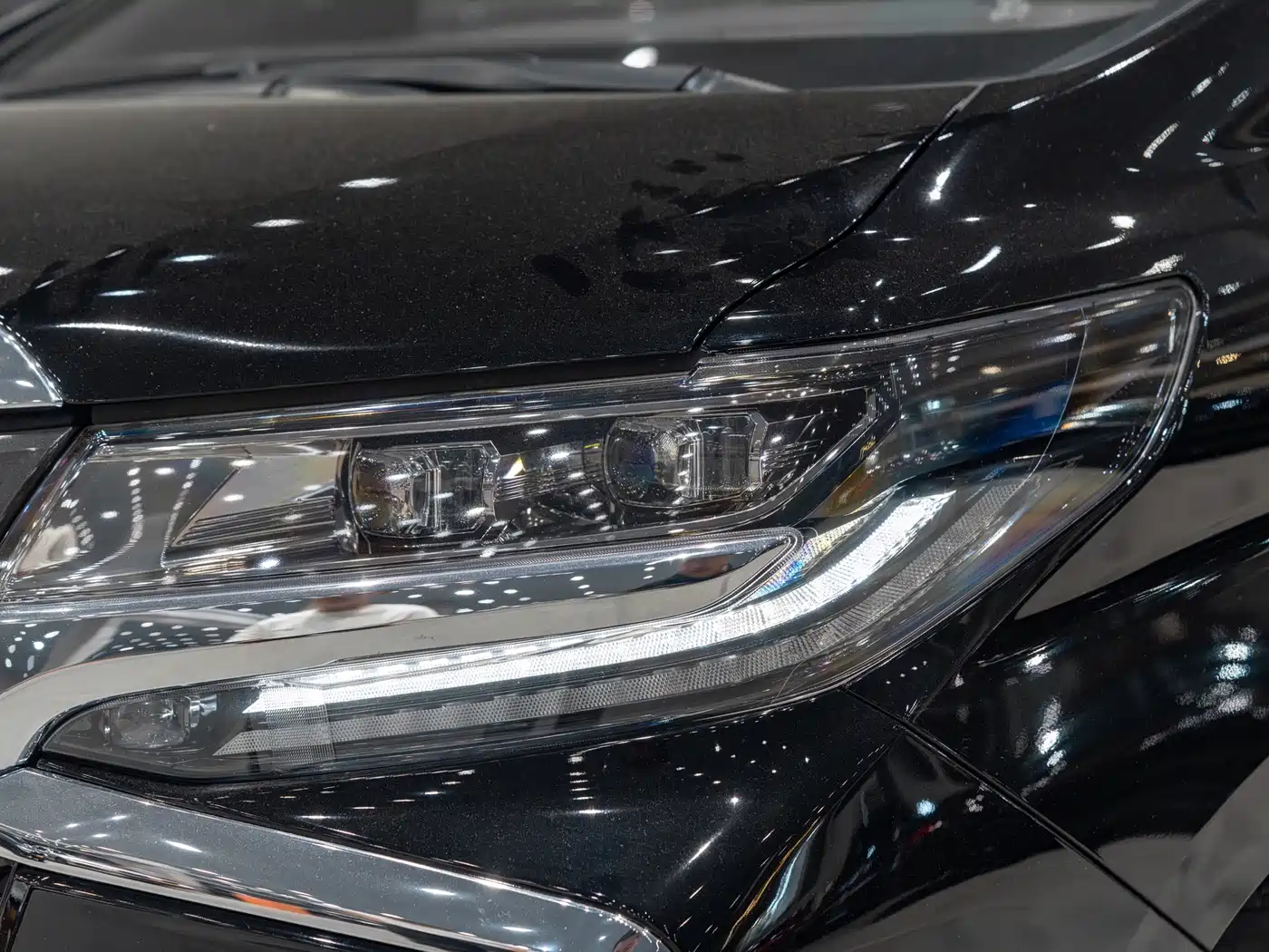 Toyota Alphard 2021 Hybrid 2.5L Ultimate фото 14