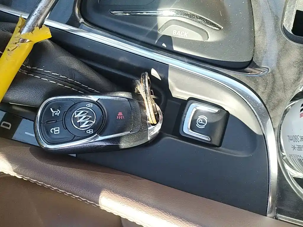 Photo 9 - Buick Envision Plus