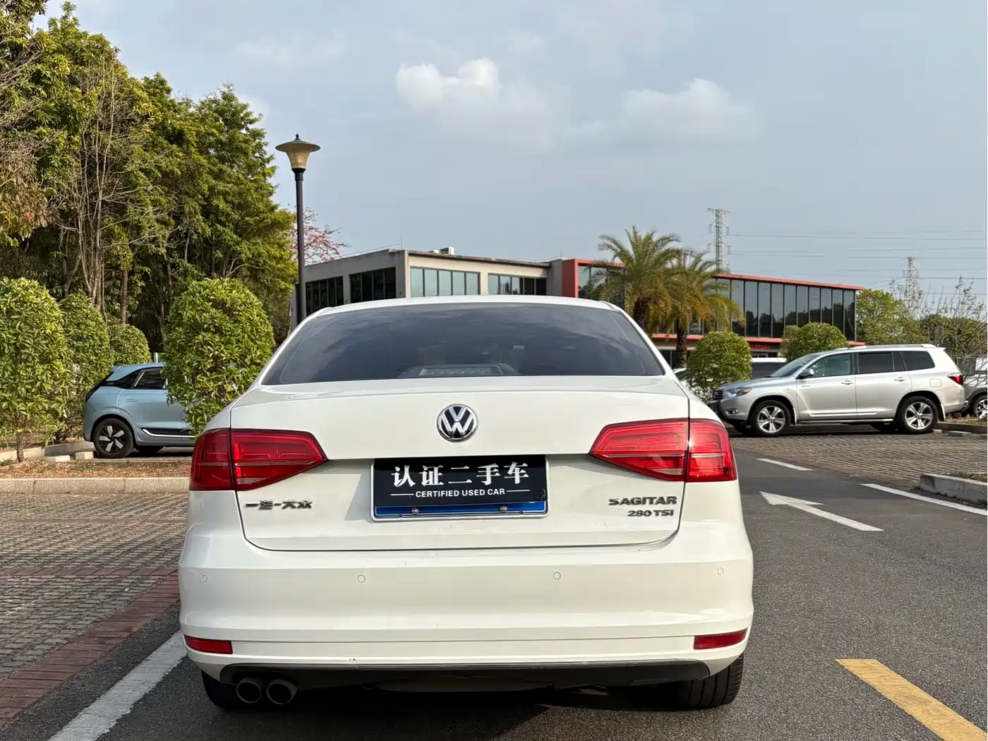Volkswagen Sagitar 2018 280TSI DSG Spark Edition фото 8