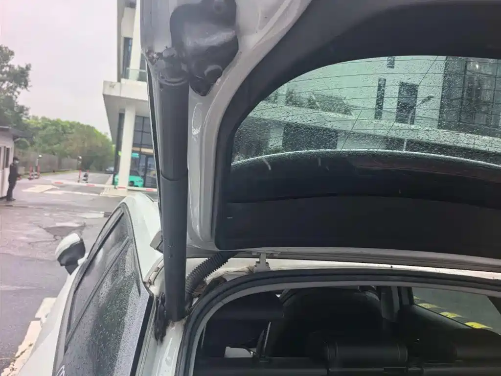 Фото 6 - Audi Q2L