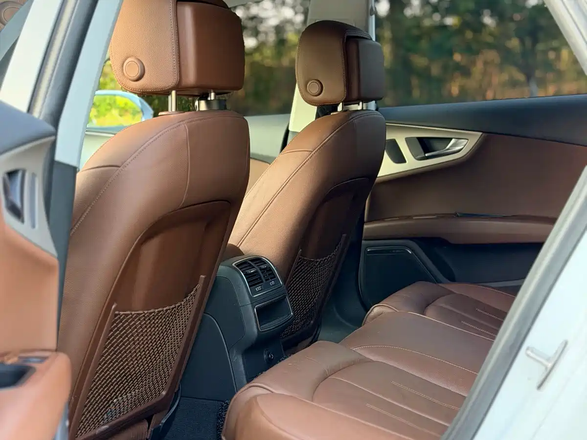 Фото 5 - Audi A7