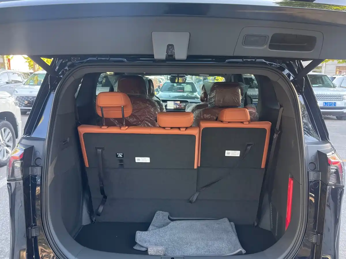 Buick GL8 New Energy 2026 2025 Land Honor Premium Edition 7-Seater