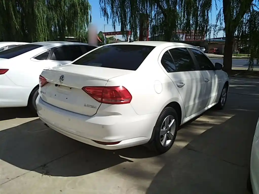 Volkswagen Lavida 2015 1.6L Automatic Trend Edition фото 7