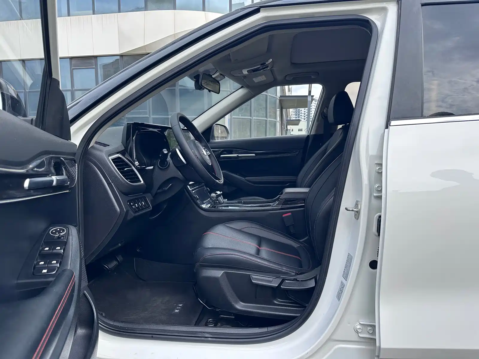 Фото 4 - Kia KX3