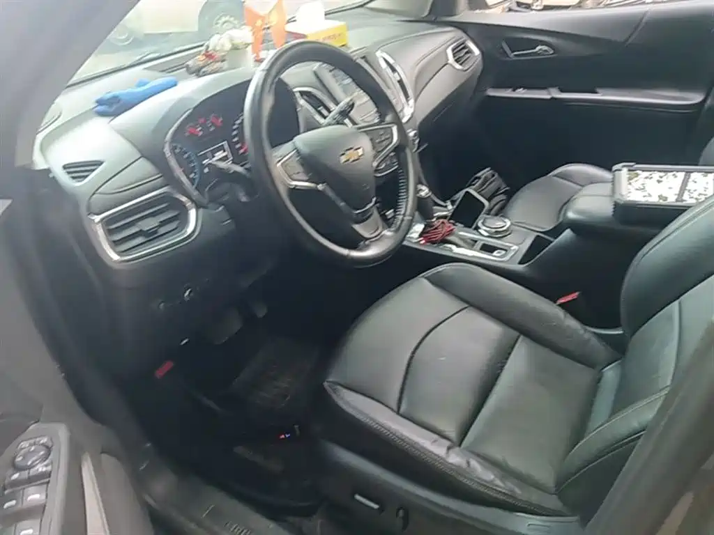 Chevrolet Equinox 2018 535T Automatic Galloping Edition фото 15