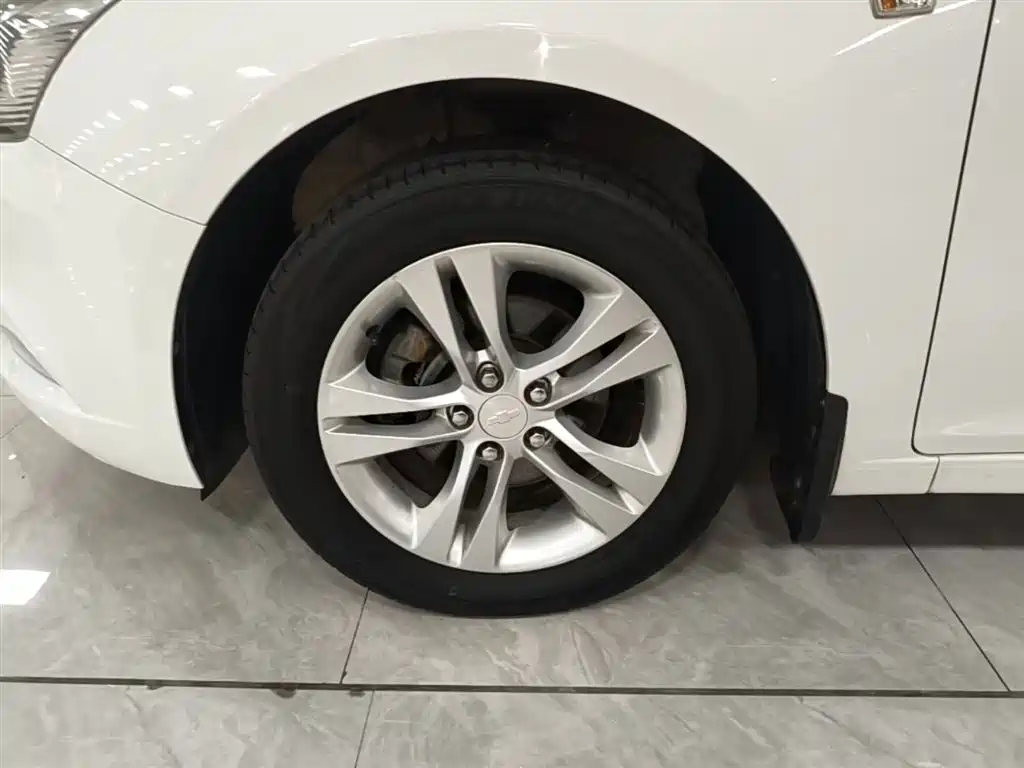 Chevrolet Cruze 2015 1.5L Classic SE AT фото 23