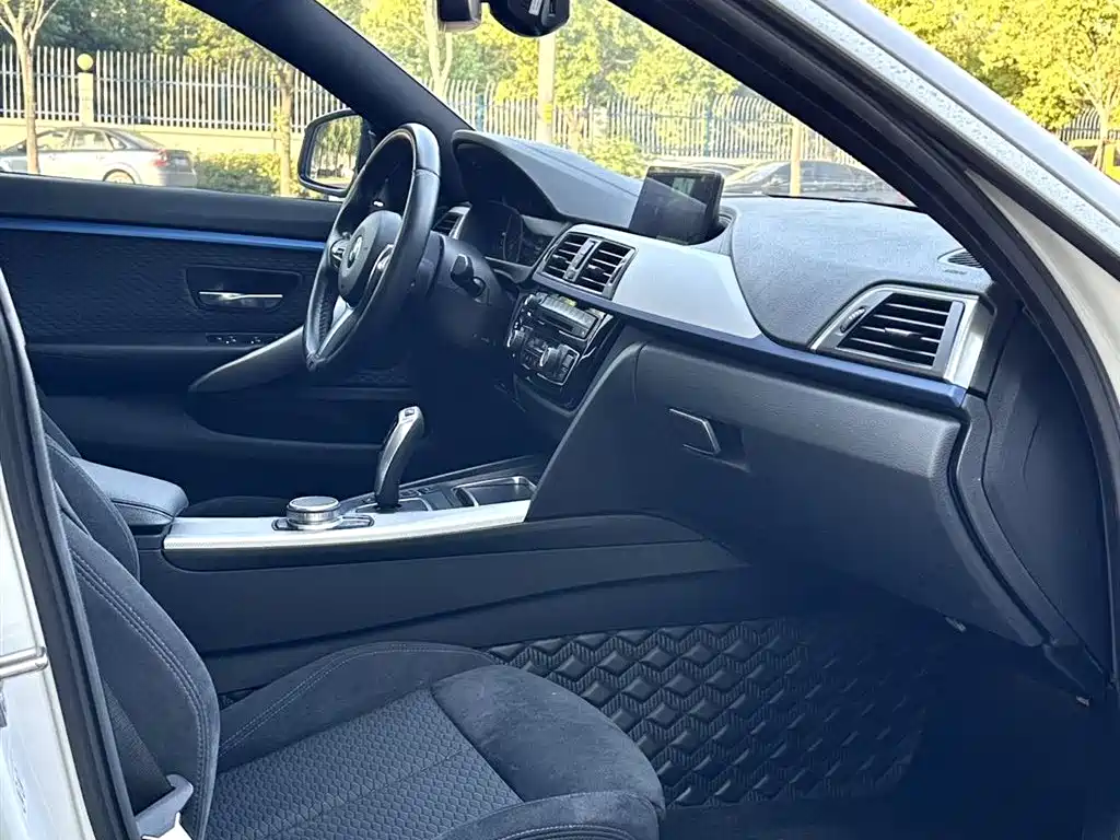 BMW 4 Series 2019 425i Gran Coupe M Sport Package фото 18