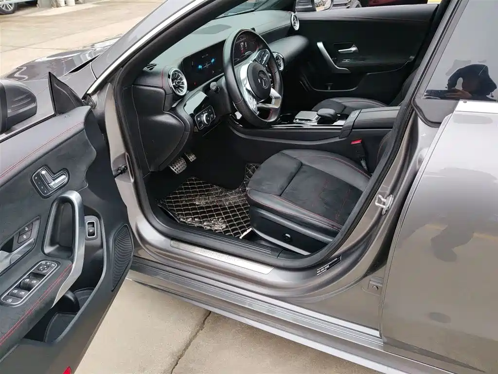 MERCEDES-BENZ CLA (IMPORT)