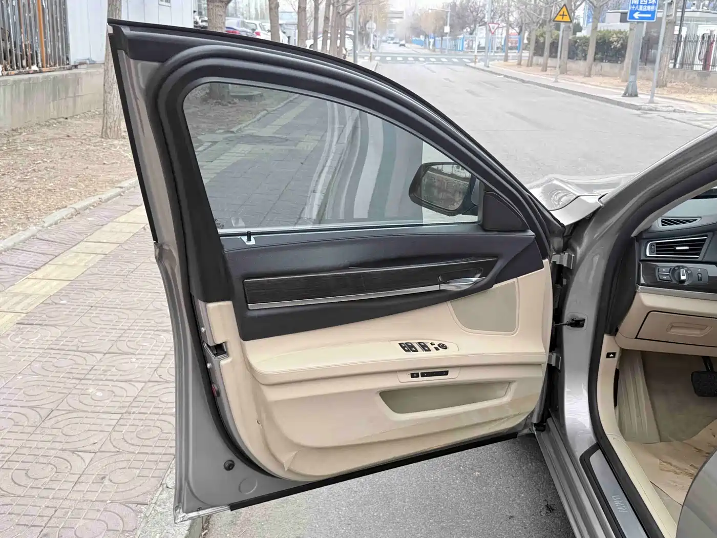 BMW 7 Series 2011 730Li Elegance фото 23