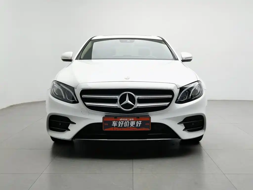 Photo 3 - Mercedes-Benz E-Class