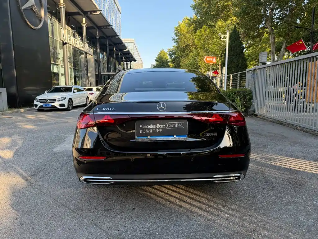 Фото 6 - Mercedes-Benz E-Class