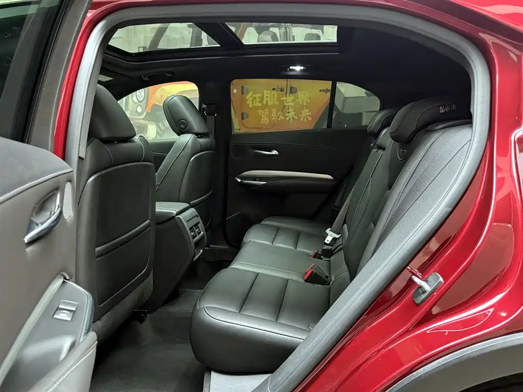 Cadillac XT4 2018 28T FWD Leading Edition фото 10