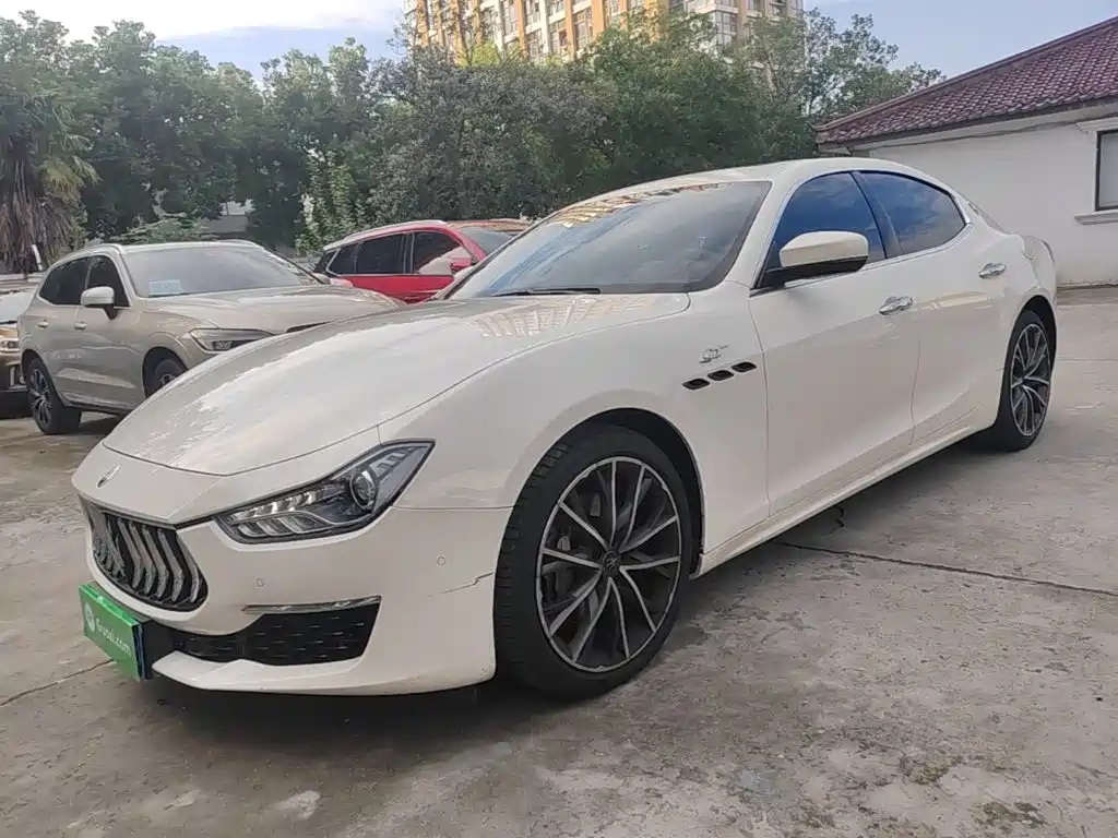 Photo 1 - Maserati Ghibli