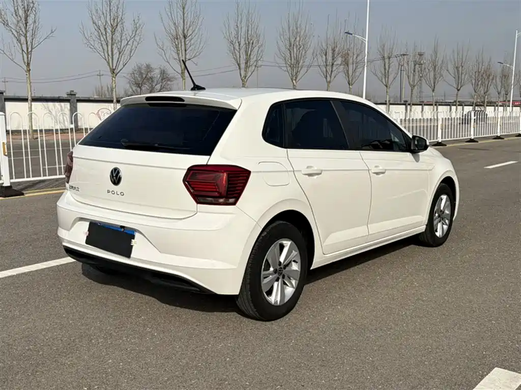 Volkswagen Polo 2021 Plus 1.5L Automatic Panorama Enjoyment Edition фото 10