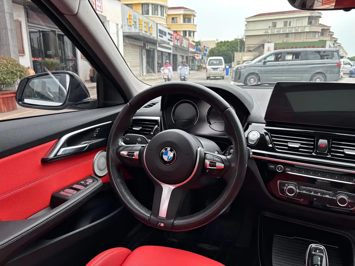 BMW 1 Series 2021 125i M Sport Black Night Edition фото 14