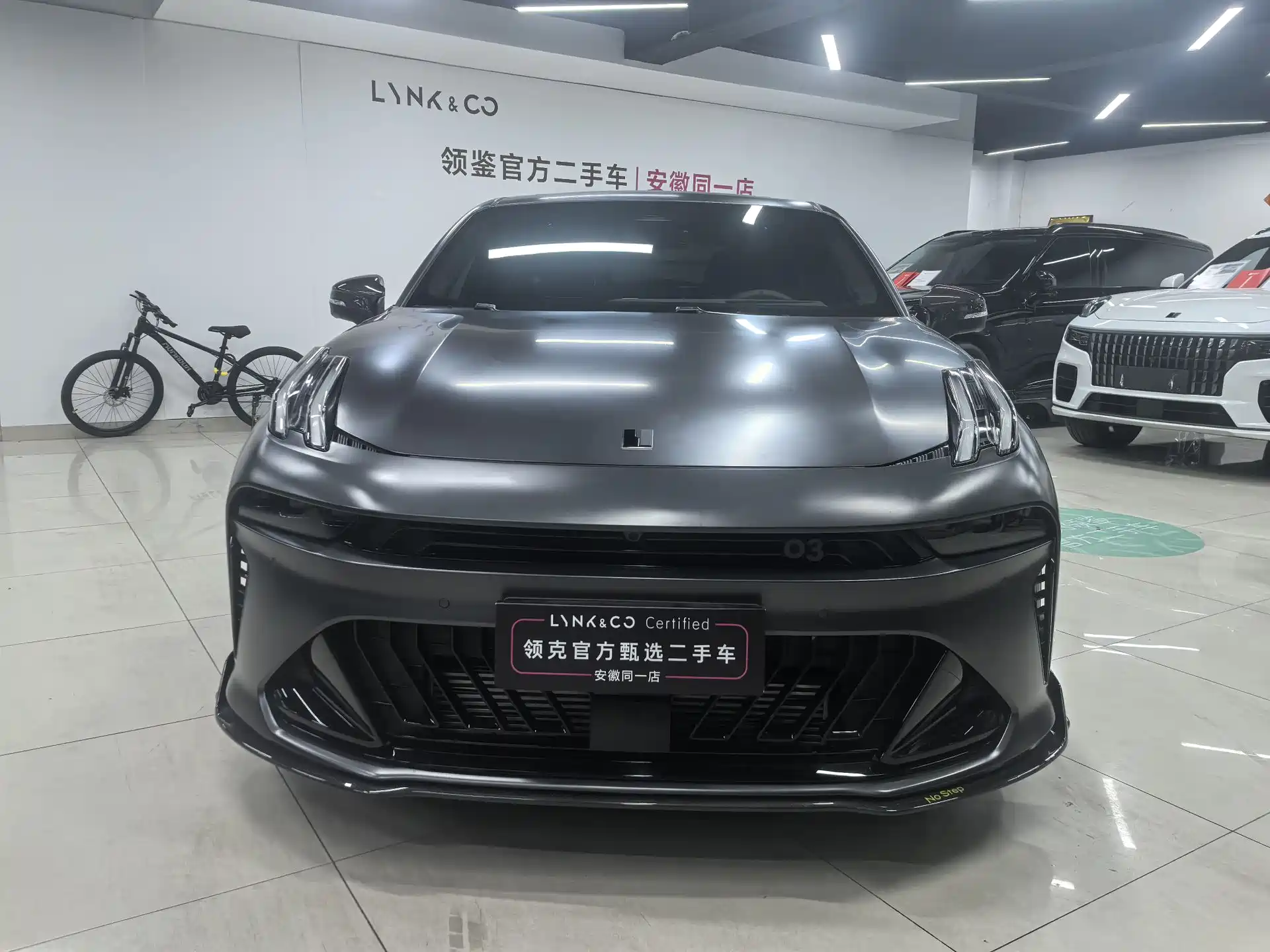 Photo 2 - Lynk & Co 03
