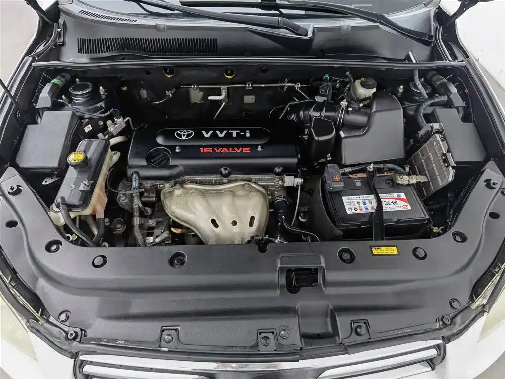 Toyota RAV4 Rongfang 2010 2.0L Automatic Luxury Upgrade Edition фото 6