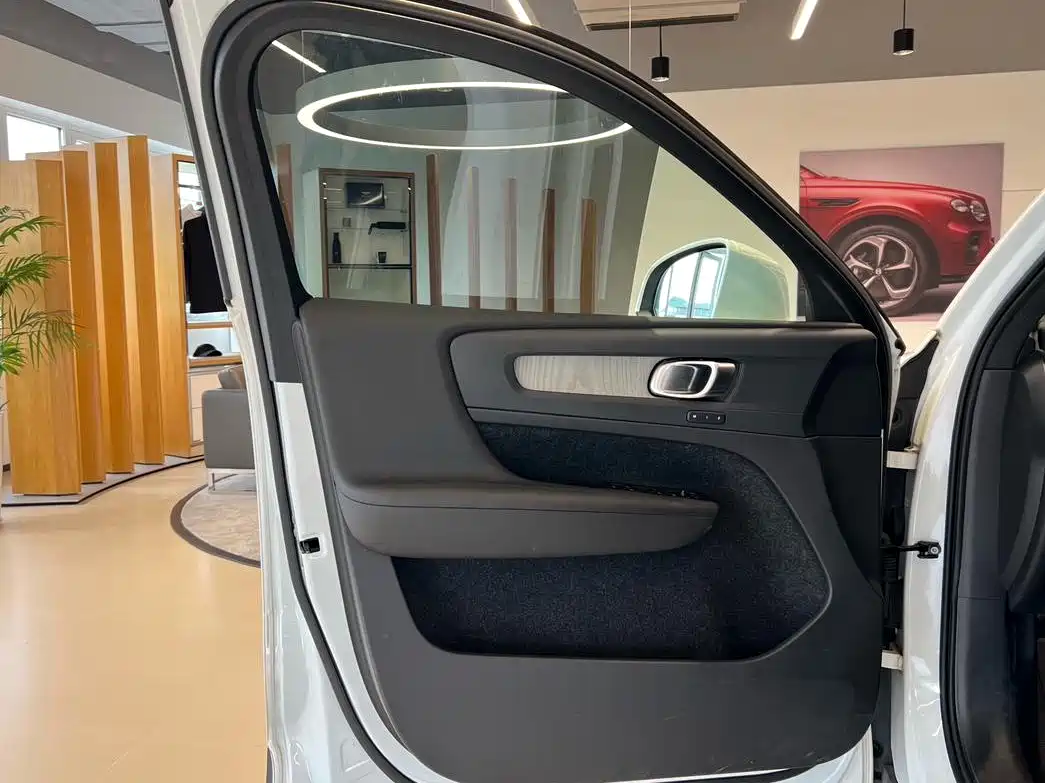 Volvo XC40 2024 2024 B3 Smart Elite Luxury Edition