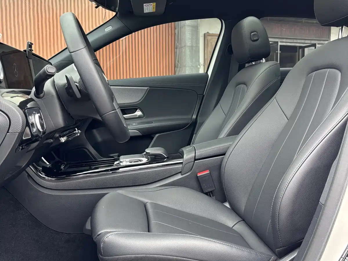 Mercedes-Benz A-Class 2020 A 200 L фото 7