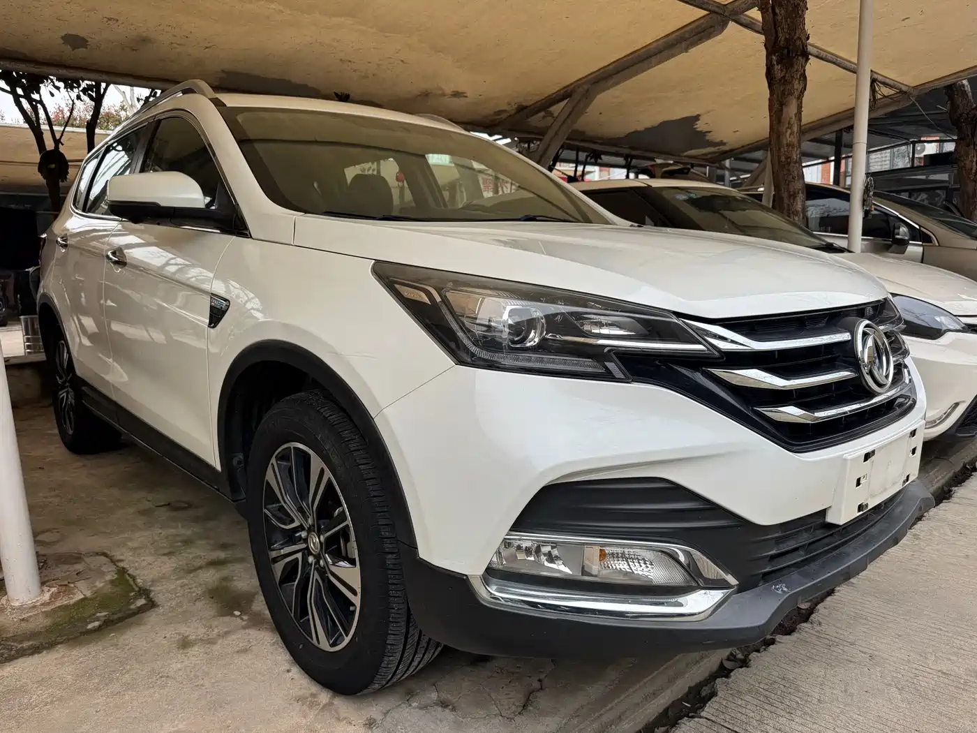 DONGFENG AX7