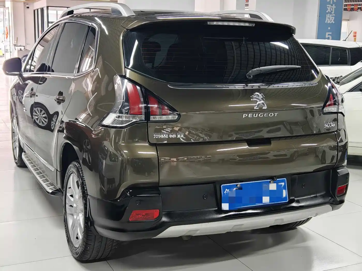 Peugeot 3008 2016 2.0L Automatic Standard Edition фото 3