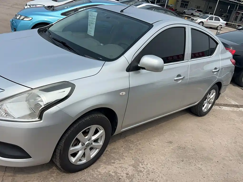 Nissan Sunny 2016 2015 1.5XE Manual Elite