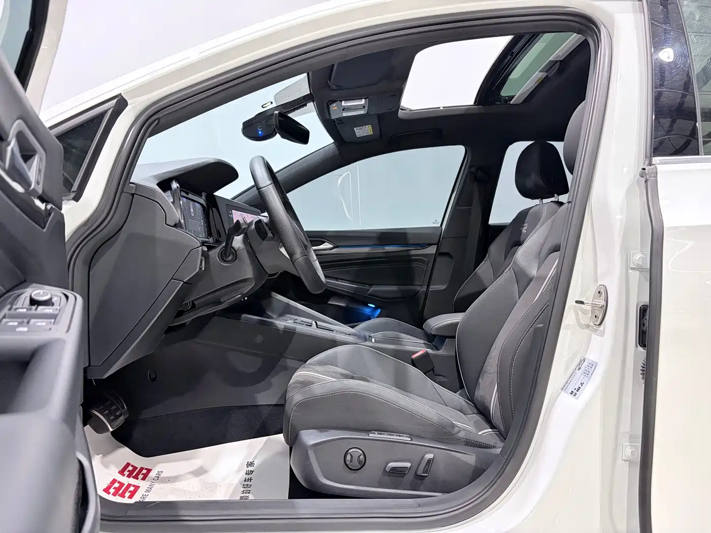 Volkswagen Golf 2023 280TSI DSG R-Line Lite фото 8
