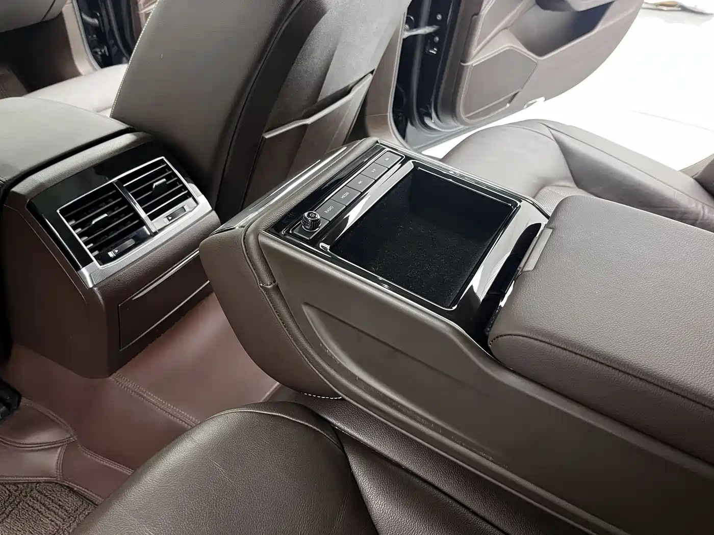 Volkswagen Phideon 2021 380TSI Luxury Edition фото 11