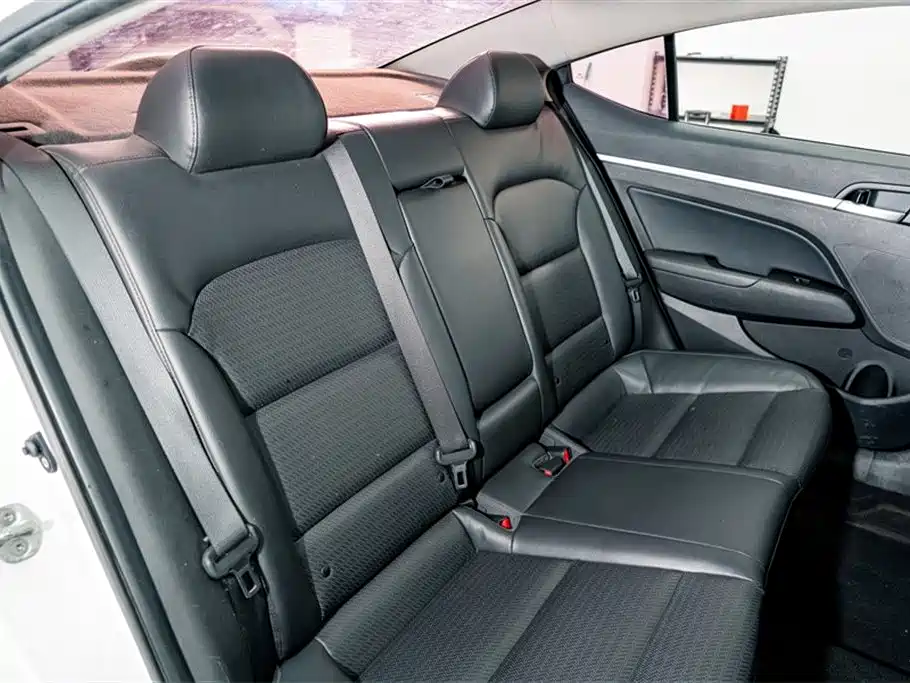 Hyundai Elantra 2016 1.6L Auto Smart·Luxury Edition фото 21